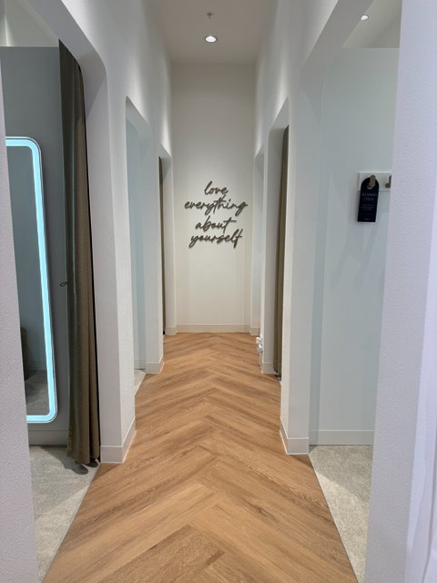 Léays — change room love everything about yourself signage